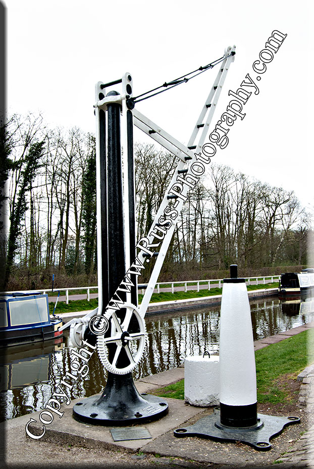 Canal Hoist