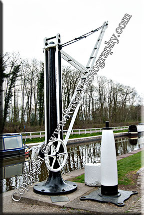 Canal Hoist